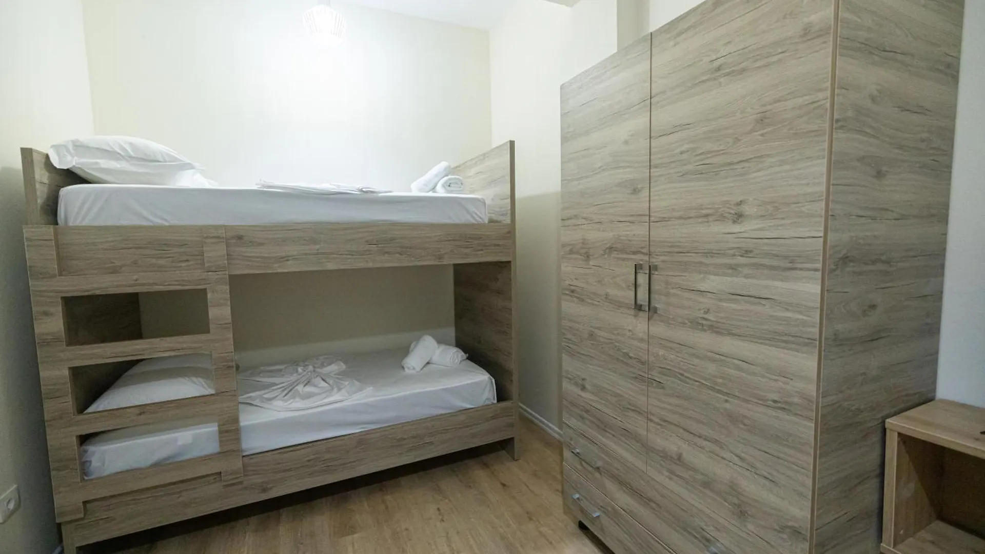 Hotel Klevi Vlorë 3*,