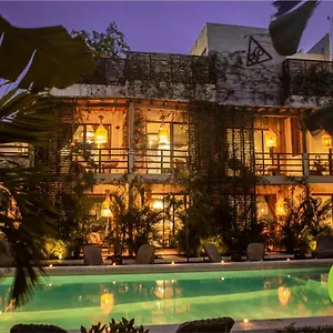 Era & 4*, Tulum Messico